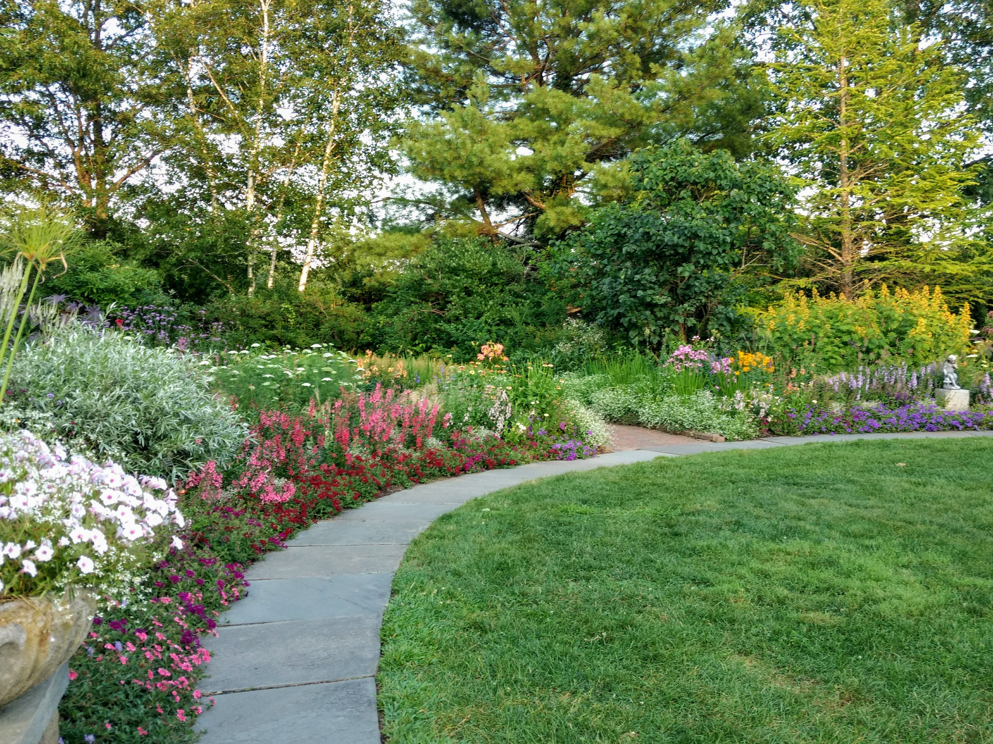 Благоустройство участка частного дома в Каменск-Уральском и Свердловской области